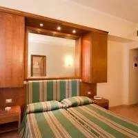 Max Hotel